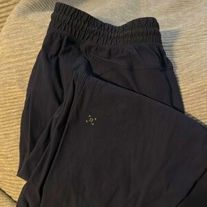 Lululemon Men’s Jogger, no size tag, great condition, size M, dark navy blue